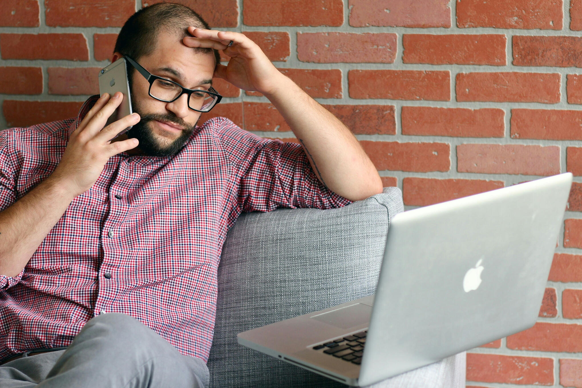 Can you trust your HubSpot data enough to make real decisions? A picture of a man looking at data he cannot trust